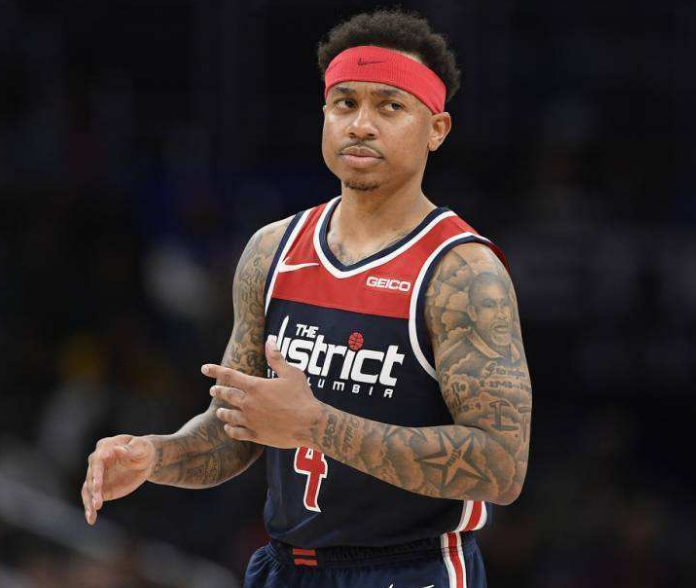 而湖人在自 而湖人在自